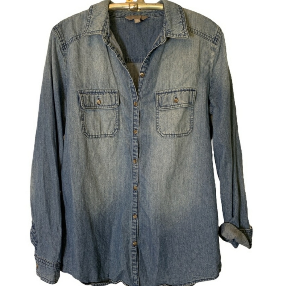 Nordstrom Rubbish Blue Chambray Button-Down Shirt, Size Medium 100% cotton EUC